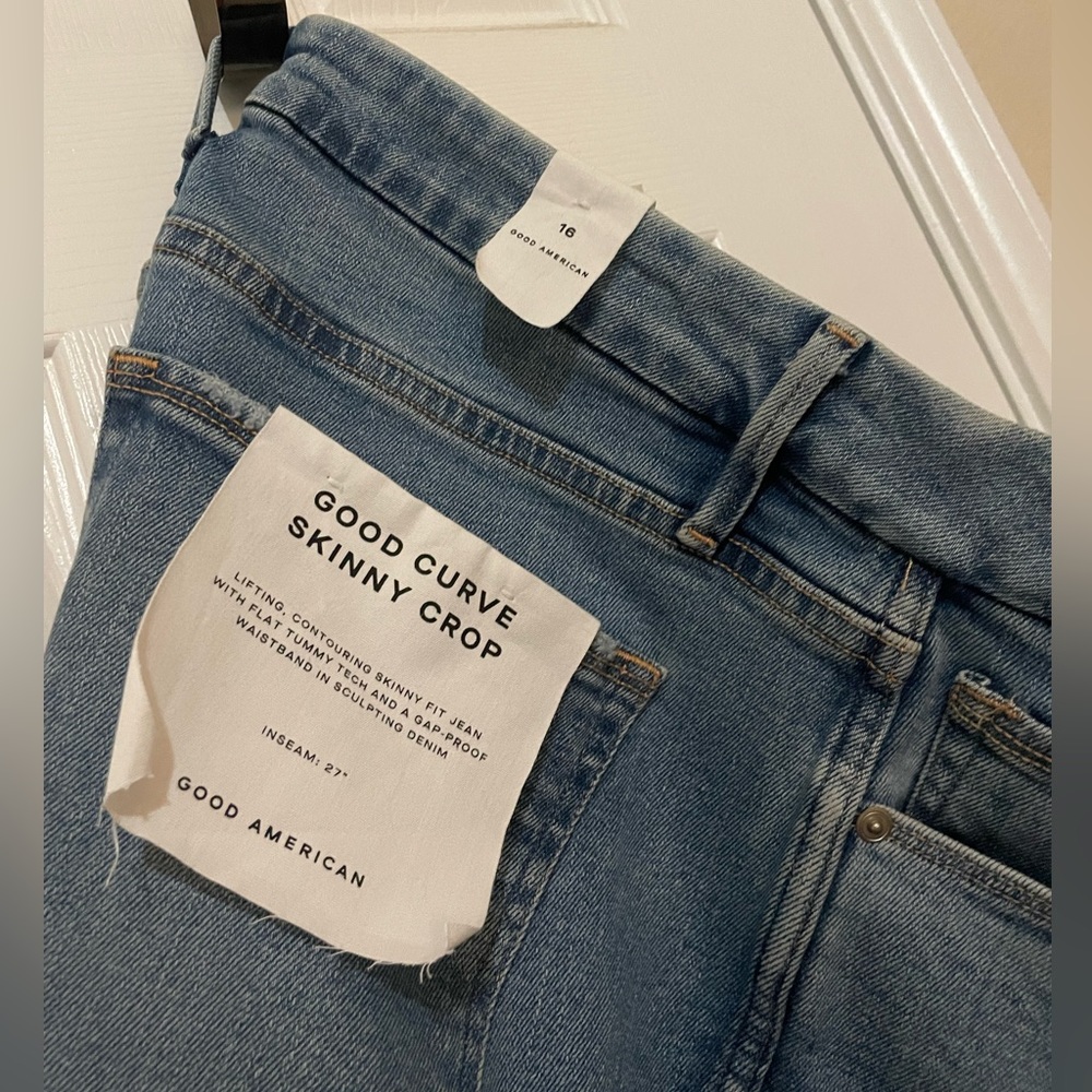 Good American Curve Skinny Crop - size 16